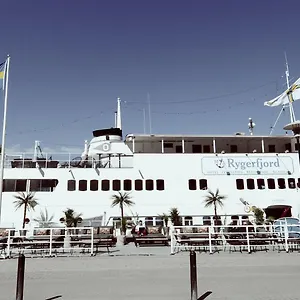 Rygerfjord & Bateau-hôtel